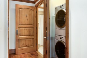 Interior - Willows 102 | Luxury 2BR Vail Village (Vail)