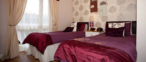 3 soverom, strykejern/-brett, wi-fi og vekkerklokke