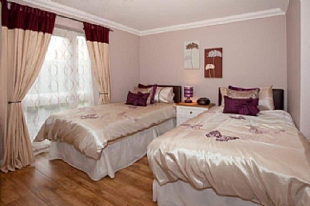 3 quartos, ferros/tábuas de passar roupa, Wi-Fi, despertadores