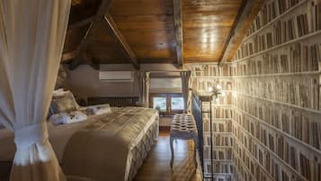 Deluxe Chalet | 2 bedrooms, pillowtop beds, individually decorated