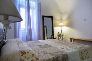 3 Schlafzimmer, Schreibtisch, laptopgeeigneter Arbeitsplatz