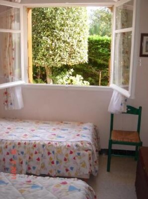 2 多间卧室、熨斗/熨衣板、免费 WiFi、床单