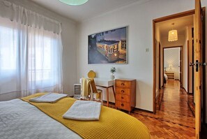 6 chambres, fer et planche à repasser, Wi-Fi, draps fournis