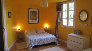 3 chambres, fer et planche Ă repasser, Wi-Fi, draps fournis