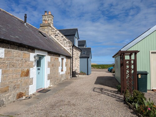 6 Seatown, Lossiemouth - a traditional fisherman's cottage in an ideal location