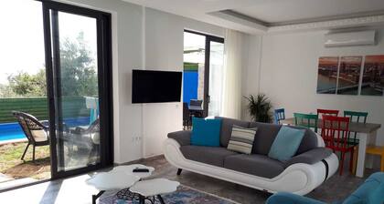 Lujo romántico "luna de miel" escondite en las colinas sobre Kalkan en un idilio rural