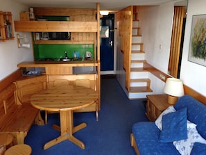 TV, DVD player, books