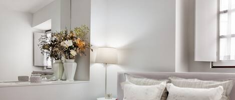 Coffres-forts dans les chambres, fer et planche à repasser