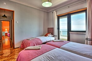 6 bedrooms, iron/ironing board, WiFi, bed sheets