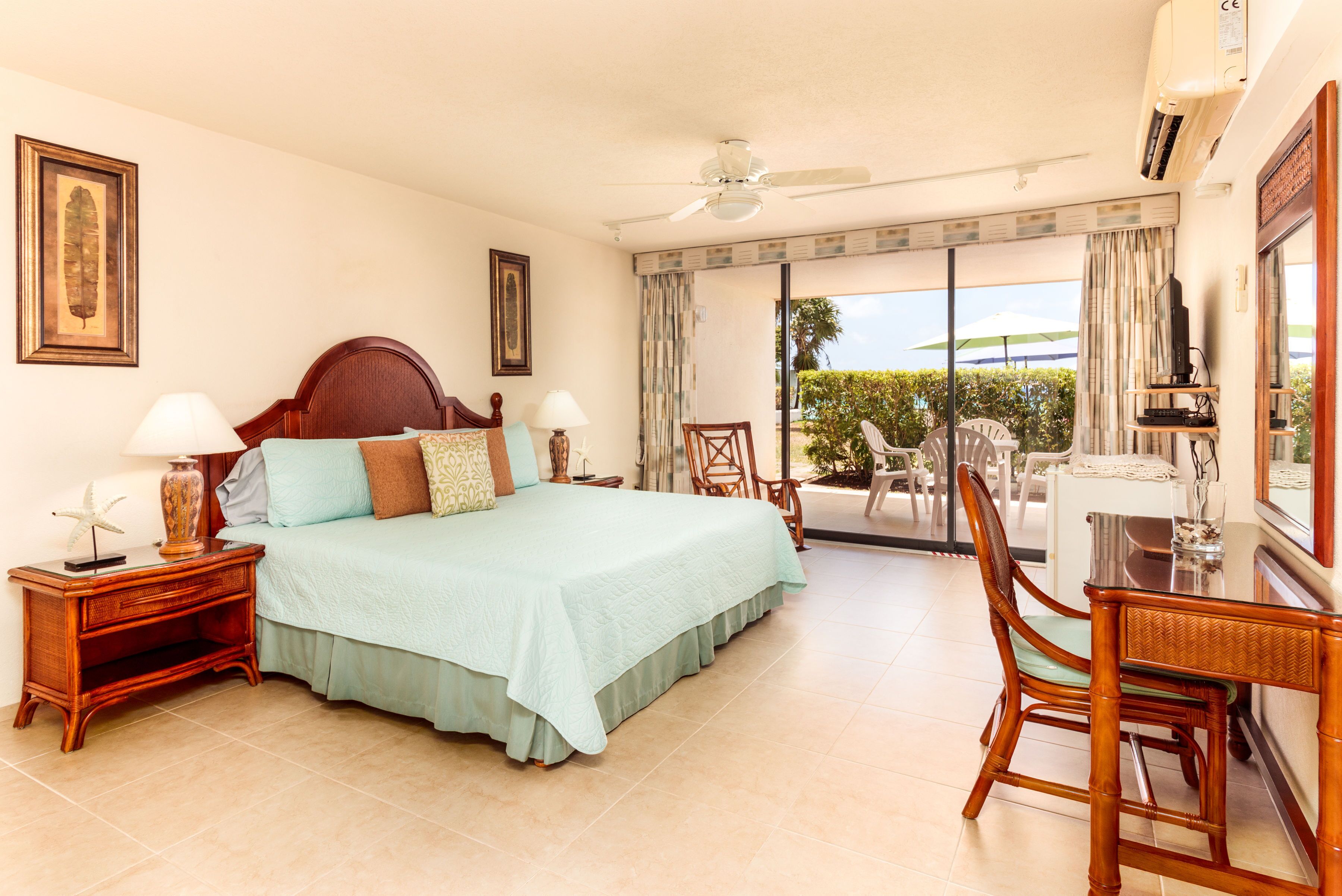 2 bedrooms, in-room safe, iron/ironing board, WiFi (free)