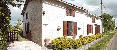 Old, Traditional, Charentaise House, Peaceful Vineyard Location