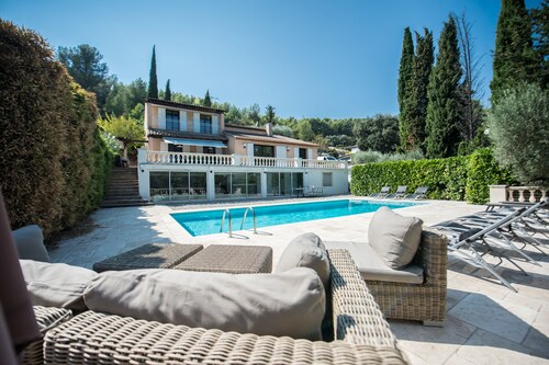 Provencal villa classified 4 * with swimming pool, garden, barbecue, 