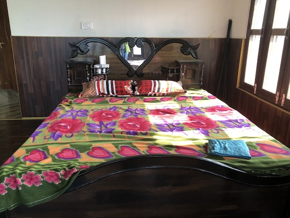 Basic Room, Multiple Beds, Non Smoking