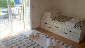 3 bedrooms, iron/ironing board, WiFi, bed sheets