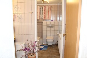 Hair dryer, toilet paper - Large, beautiful holiday home in Daun with 14 sleeping possibilities, 3 bathrooms, WiFi (Daun)