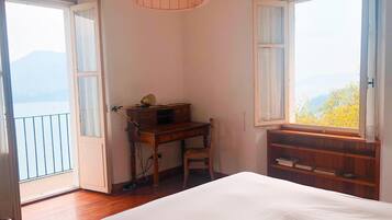 3 chambres, fer et planche à repasser, Wi-Fi, draps fournis