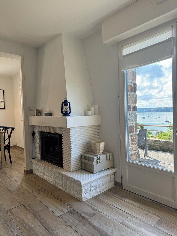 Interior -  Saint-Malo, Brittany, France the marine villa in Saint-Suliac  (Saint-Suliac)