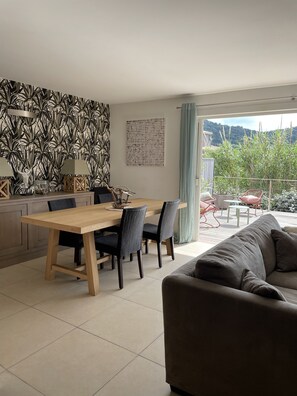 Interior - Superb luxury appartment in prime location (3min away from Palombbagia)  (Porto-Vecchio)