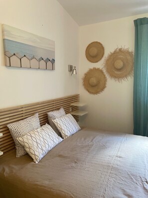 3 bedrooms, iron/ironing board, free WiFi - Superb luxury appartment in prime location (3min away from Palombbagia)  (Porto-Vecchio)