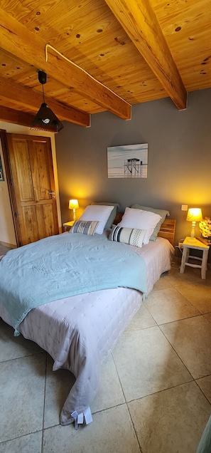 3 bedrooms, iron/ironing board, travel crib, WiFi - Palombaggia house rental, 10 minutes from Porto Vecchio (Porto-Vecchio)