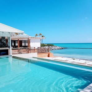 Outdoor pool - Cap Cana Beachfront Penthouse, One of a Kind Marina & Ocean Front Location (Punta Cana)