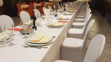 Mittagessen und Abendessen