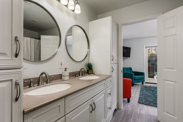 Interior - Recent remodel walk to Old Town w/ heated pool (Scottsdale)