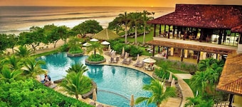 Jacuzzi, Daily Housekeeping, and exclusive beachclub membership for you to enjoy and relax in Luxury