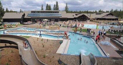 PARAS sijainti Sunriverissä / 10 SHARC-passia / AC / WIFI / SUURI kerrossänky / poreallas / polkupyörä