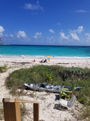 On the beach, sun-loungers, beach towels - Private Estate House on Private Gorgeous Pink Sand Beach, "Senza Nome" (Eleuthera Island)