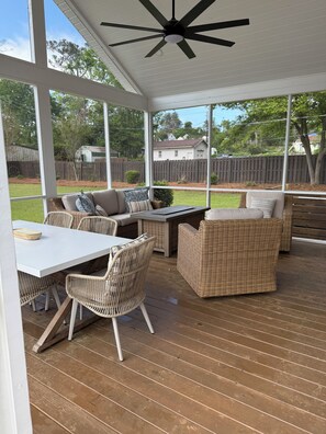 Outdoor dining - Beautiful home near the Augusta National (Augusta)