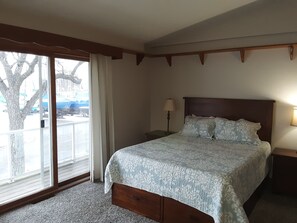 5 bedrooms, iron/ironing board, free WiFi, bed sheets