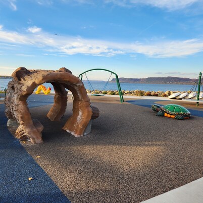 Fantastic Large Home Right On Beautiful Lake Pepin!  