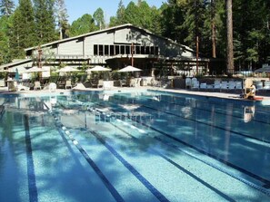 Piscine extérieure, piscine chauffée