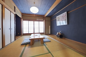 Five Room 801 | Bed sheets - & Will Accommodation (Osaka)