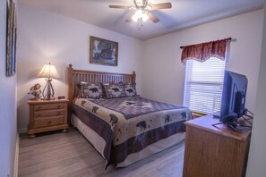 2 chambres, fer et planche à repasser, Wi-Fi gratuit, draps fournis