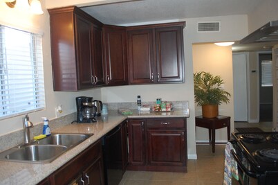 Las Vegas House 5 min Strip Centro de convenciones Piscina BBQ renovado Lujo CES EDC