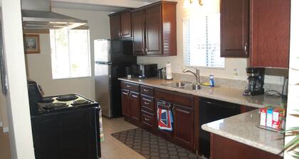 Las Vegas House 5 min Strip Convention Center Pool BBQ renovated Luxury CES EDC