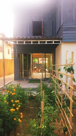 Exterior. Vanpila