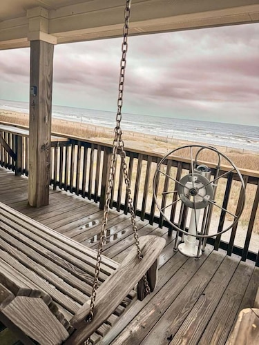 Wine Down: Coastal Realty Group
