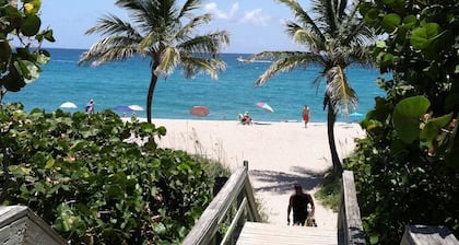 Kosy Kottage cerca de la playa de Júpiter!