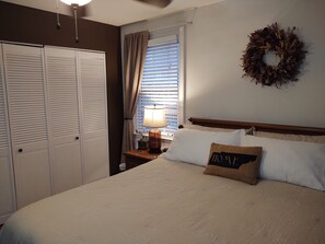 2 bedrooms, iron/ironing board, free WiFi, bed sheets