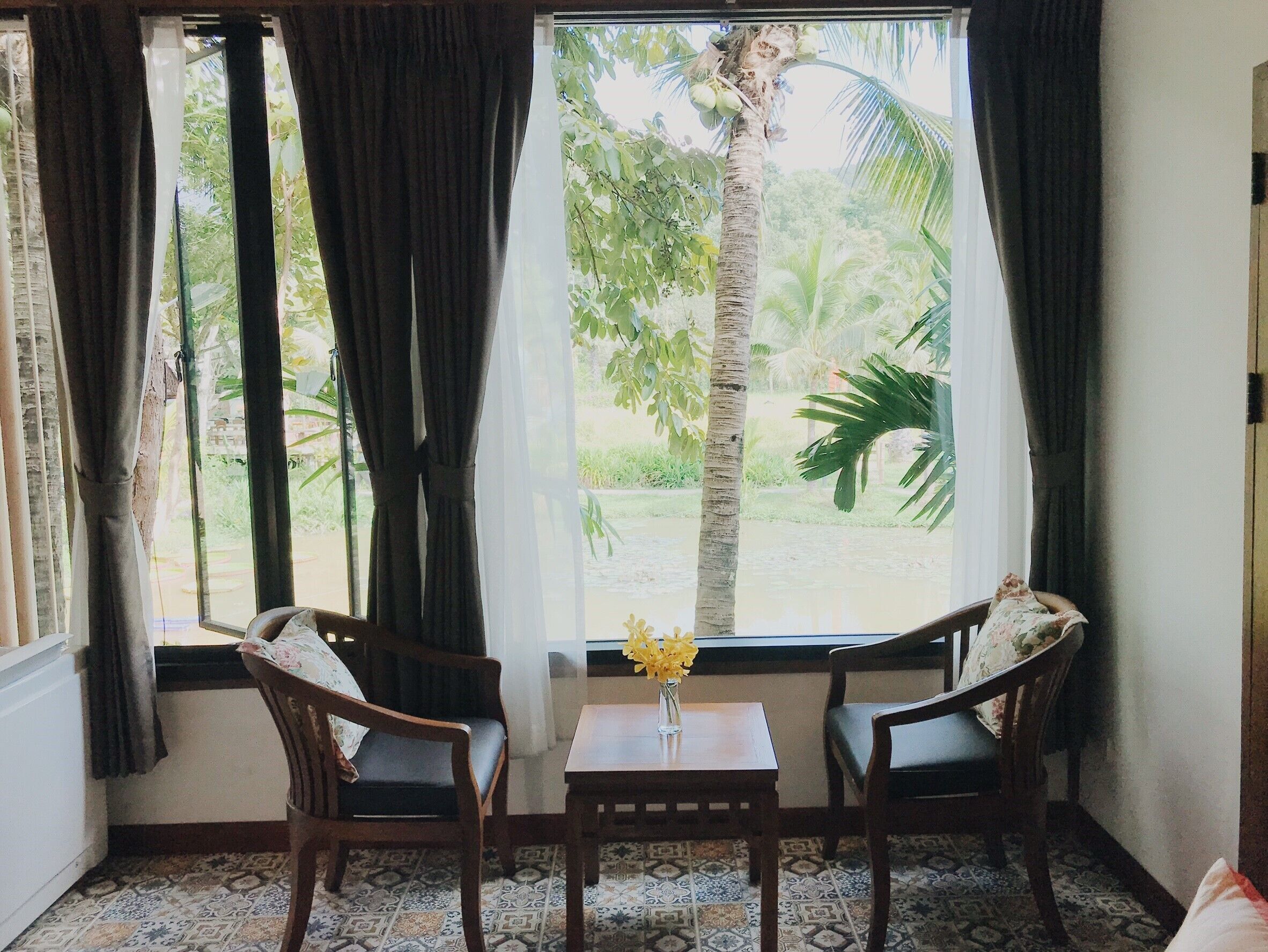 Deluxe Twin Room, 4 Bedrooms, Non Smoking, Hill View | Interior detail