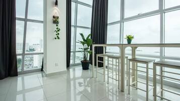 Apartment, 2 Bedrooms, Non Smoking | 2 bilik tidur, seterika/papan seterika, cadar katil