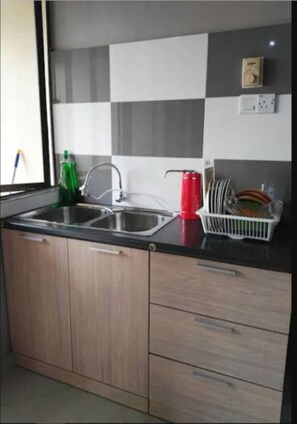 Apartment, 3 Bedrooms, Non Smoking | Private kitchenette | Fridge, stovetop, electric kettle, cookware/dishes/utensils - Indah Villa SL1-07 by SYNC (Petaling Jaya)