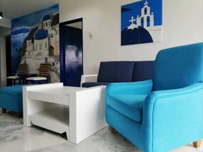 Apartment, 3 Bedrooms, Non Smoking | Living room