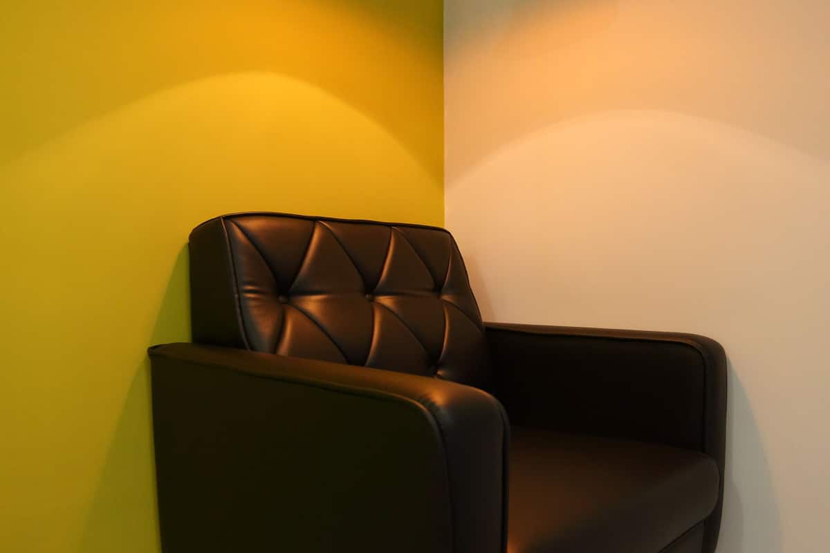 business twin room, no windows | minibar, in-room safe, desk, blackout curtains