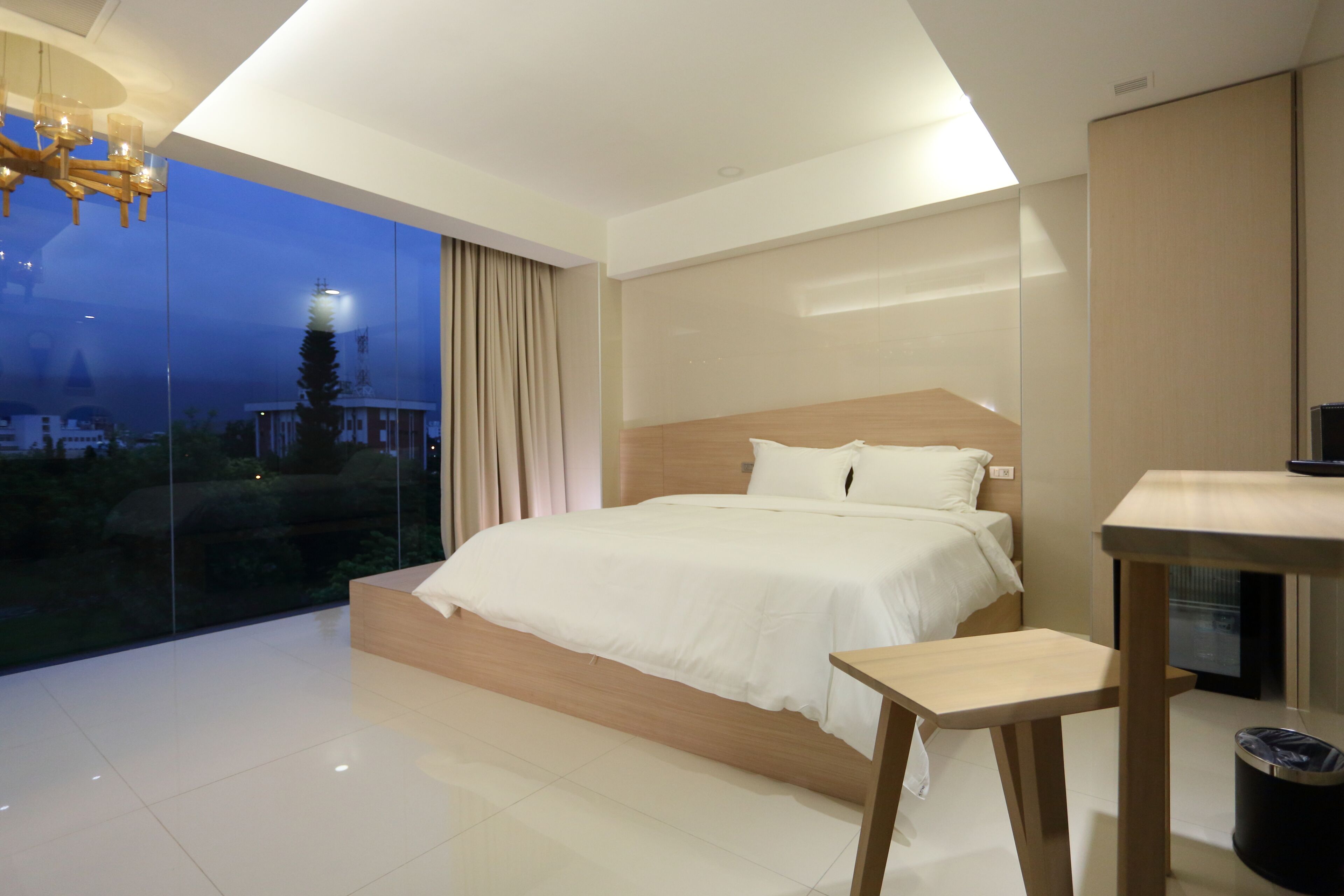 superior double room | minibar, in-room safe, desk, blackout curtains