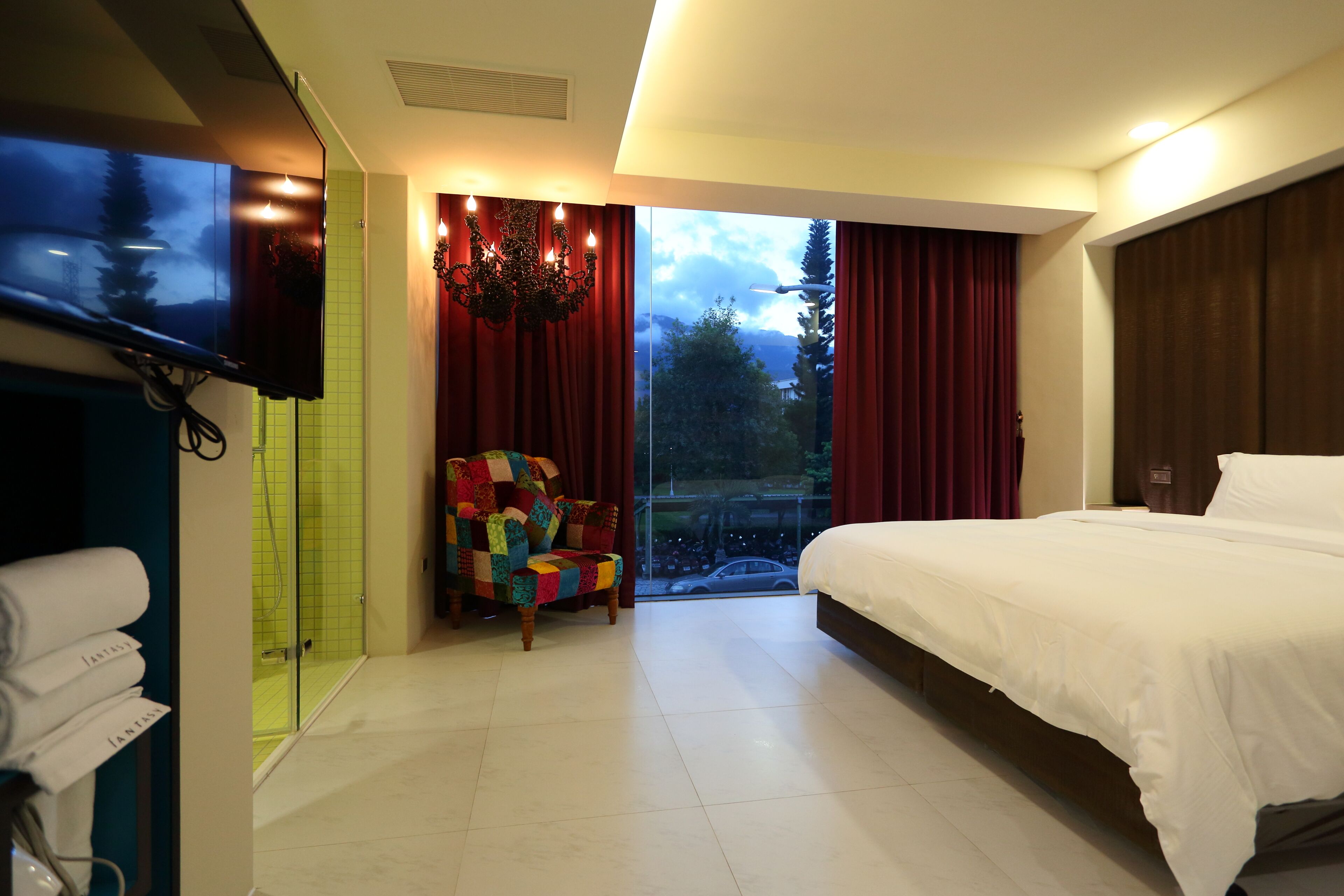 superior double room | minibar, in-room safe, desk, blackout curtains