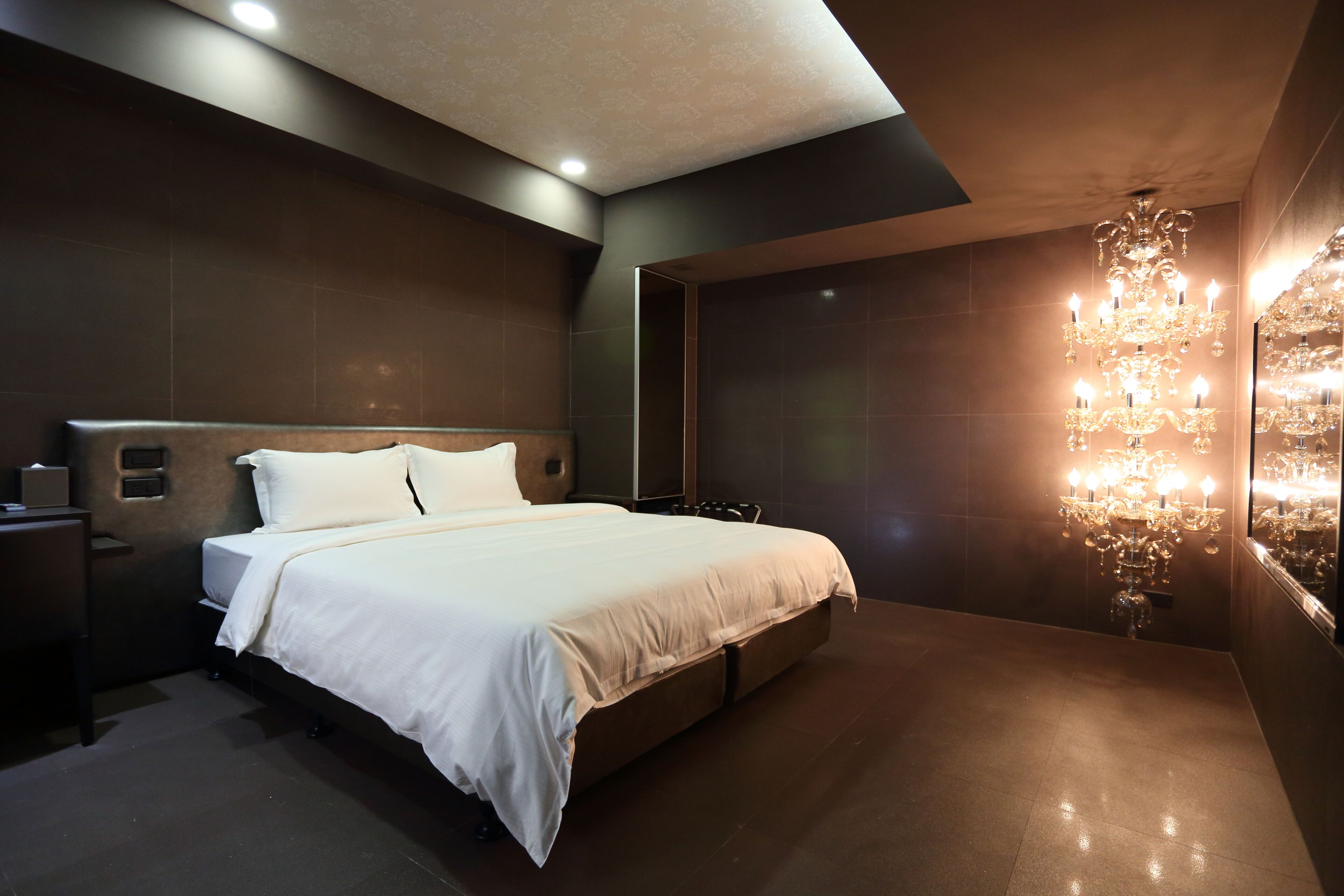 standard double room, no windows | minibar, in-room safe, desk, blackout curtains